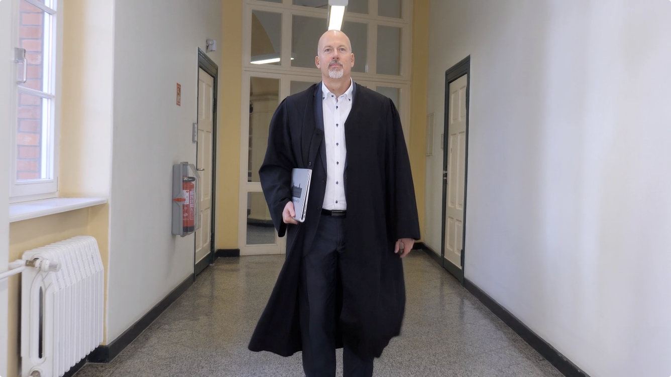 Sandro Wulf auf dem Weg in den Gerichtssaal